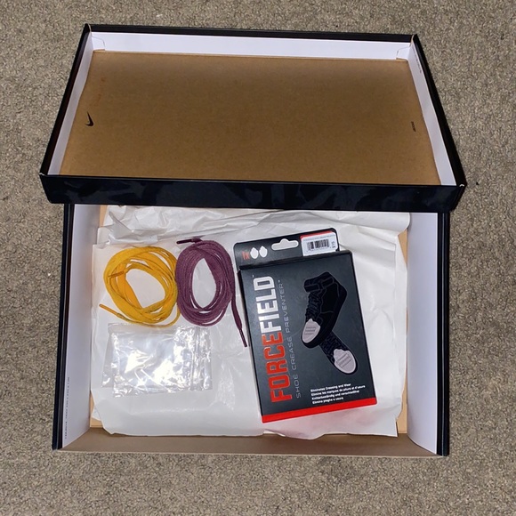 Jordan 1s - Picture 3 of 6